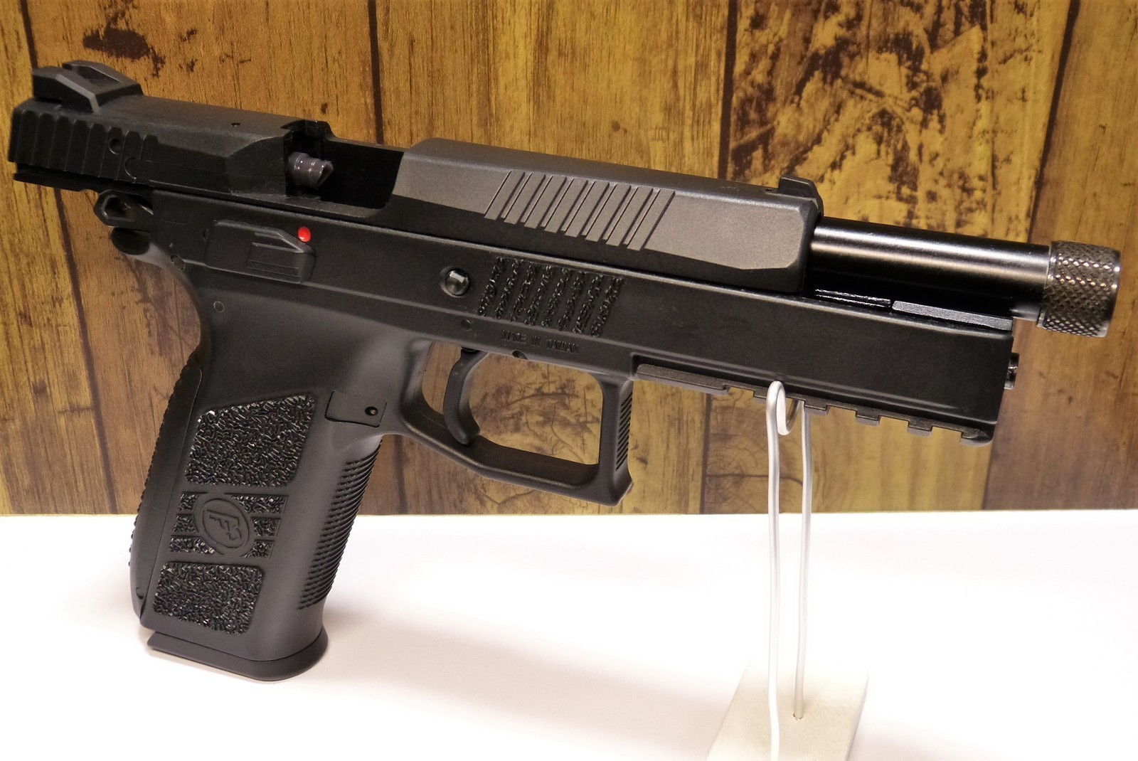 KJワークス CZ P-09 ガスガンのレビュー: まる吉のトイガン基地 KJワークス CZ P-09 ガスガンのレビュー: まる吉のトイガン基地