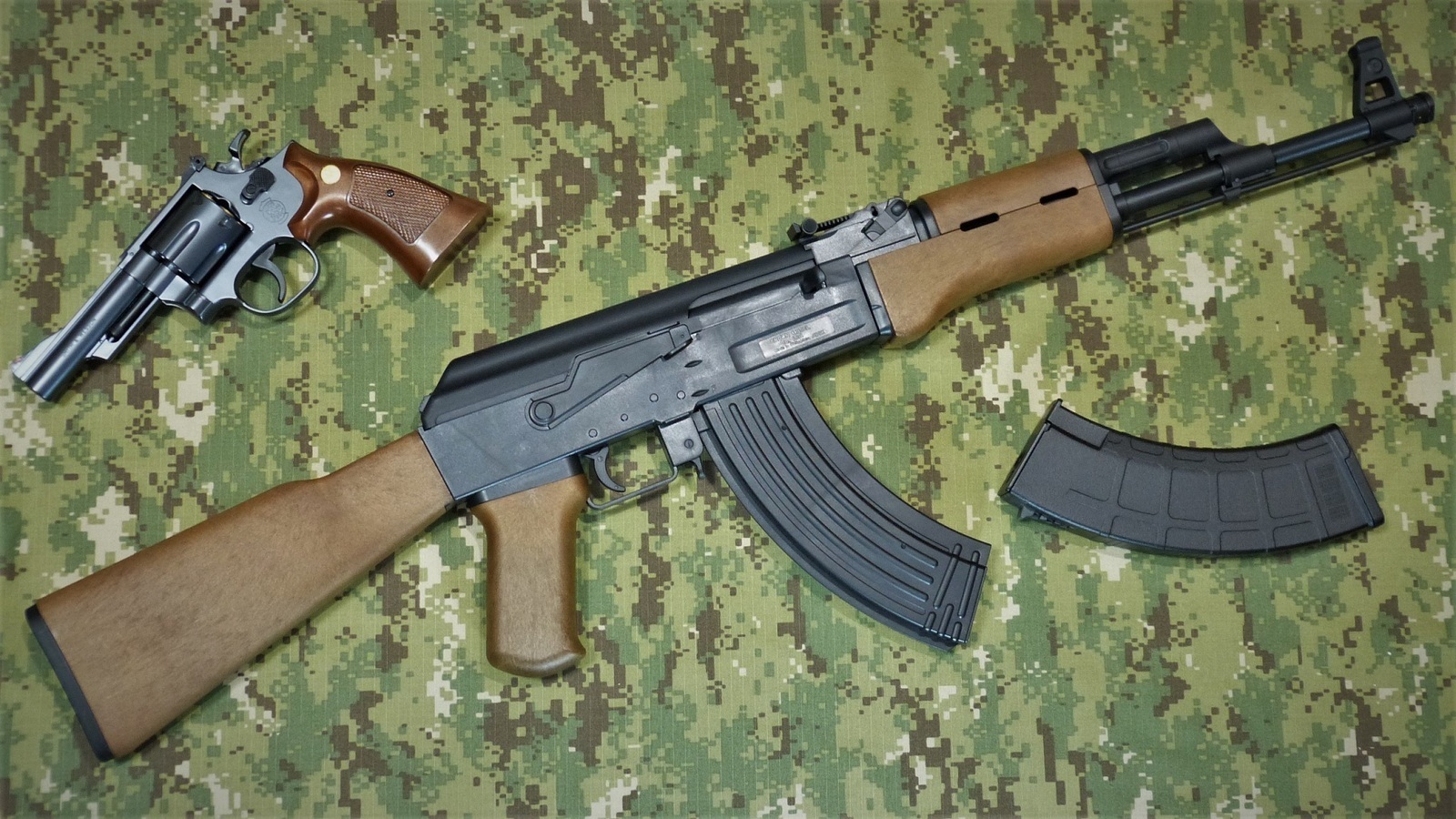 クラウンモデル M19 4 AK47 セット