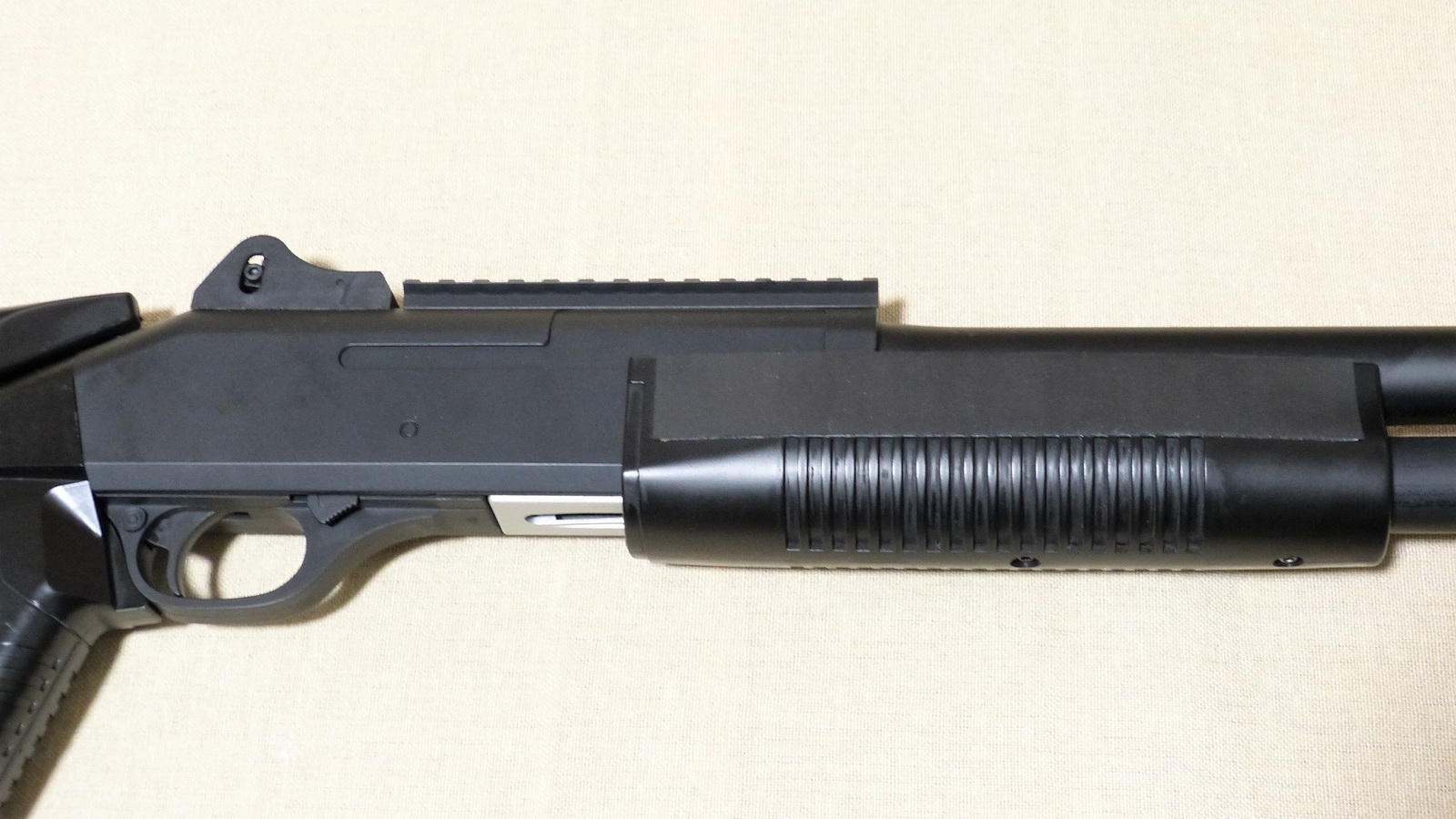 3発同時発射!高性能ショットガンべネリM4 M1014 M56DLエアガン
