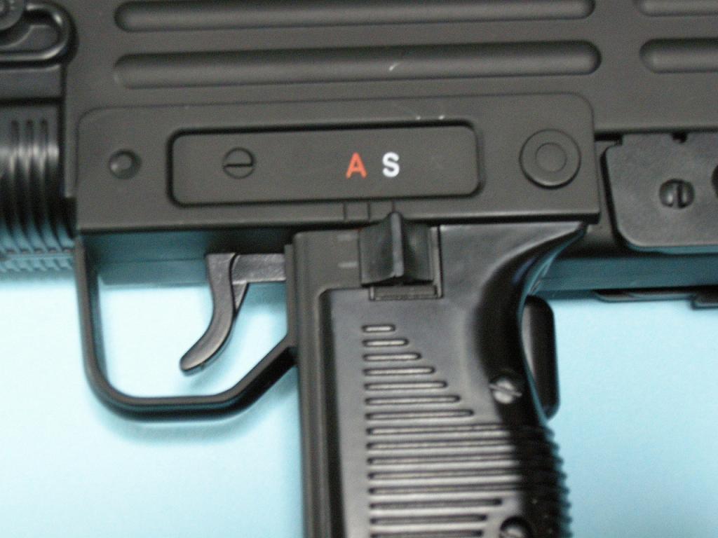 東京マルイ UZI ミニ電動ガンをレビュー: まる吉のトイガン基地
