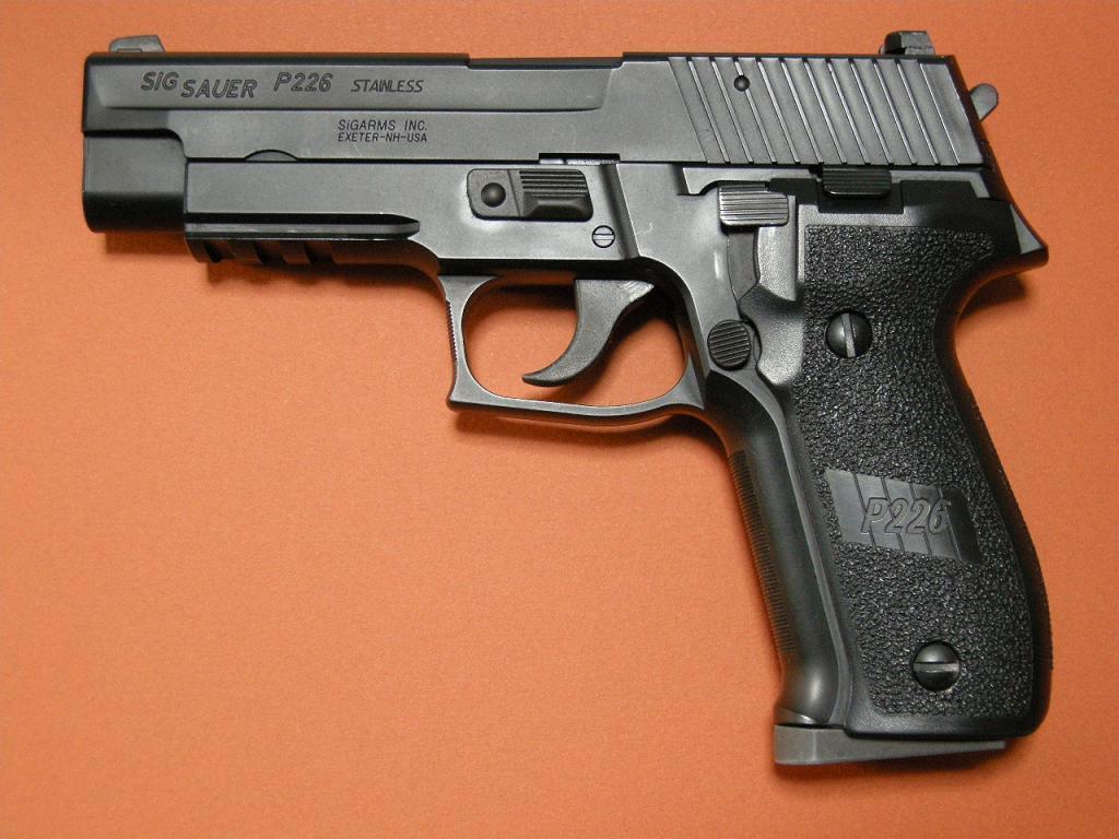 東京マルイ SIG P226 RAIL ガスブローバックをレビュー: まる吉のトイガン駐屯地