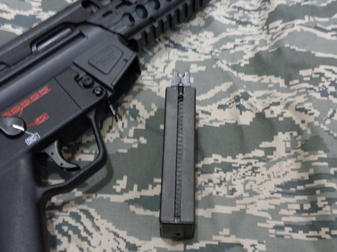 マルゼン MP5K チャージャー ガスブローバックをレビュー: まる